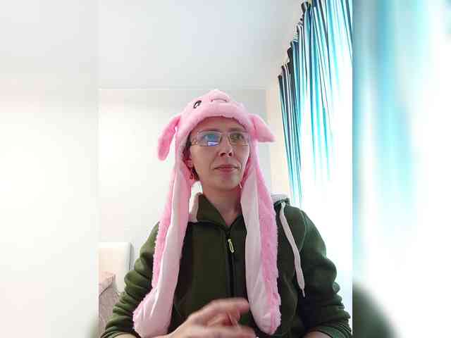 -Queen-Margo- webcam