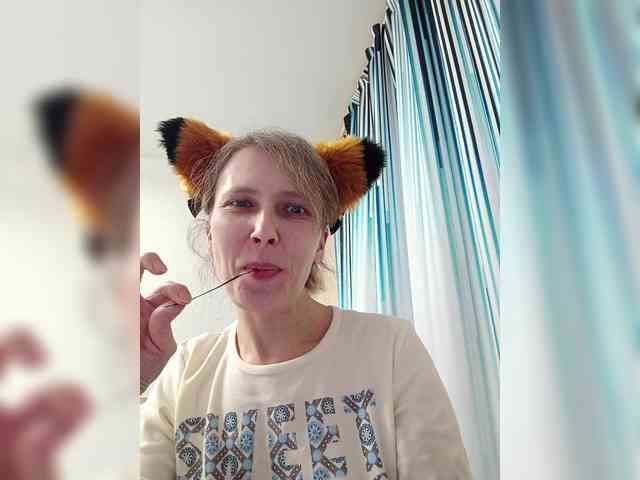 -Queen-Margo- webcam