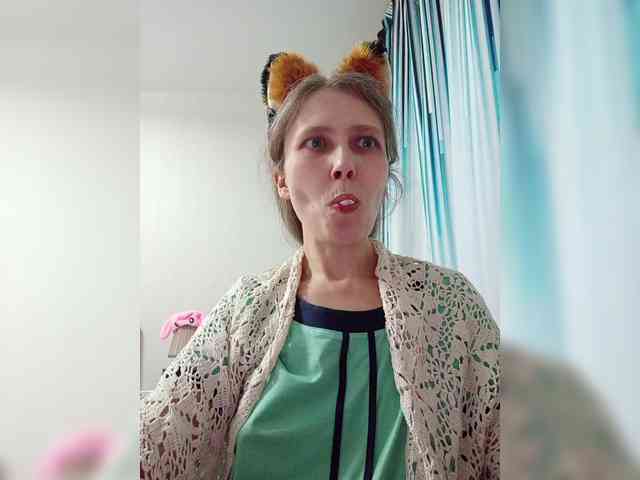 -Queen-Margo- webcam