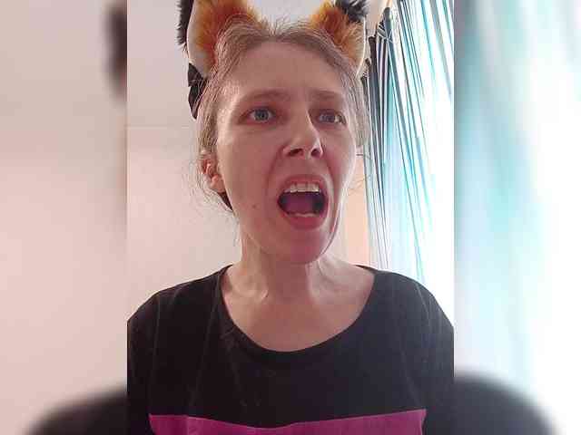 -Queen-Margo- webcam