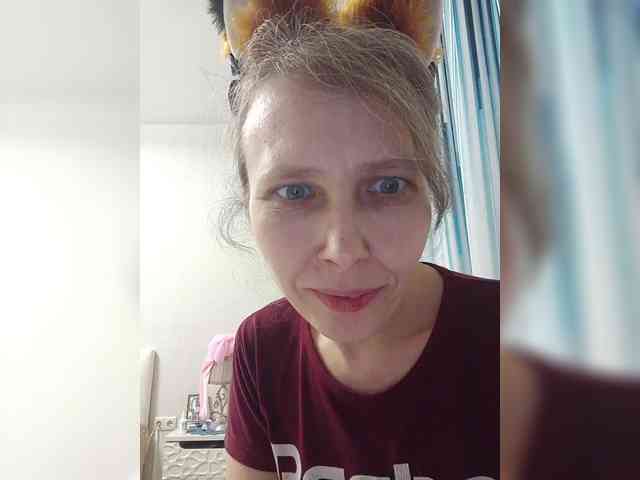 -Queen-Margo- webcam