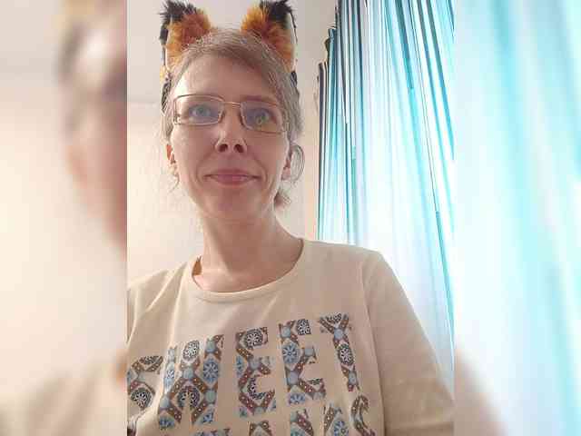 -Queen-Margo- webcam