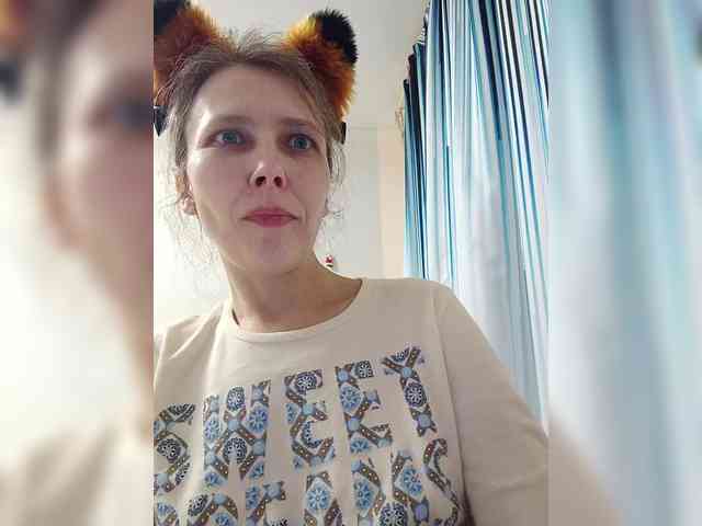 -Queen-Margo- webcam