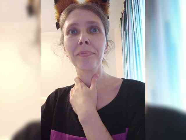 -Queen-Margo- webcam