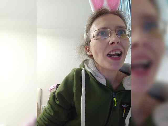 -Queen-Margo- webcam