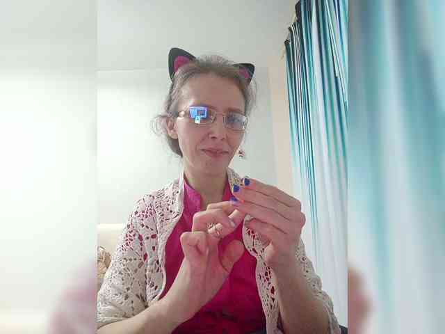 live chatting -queen-margo-