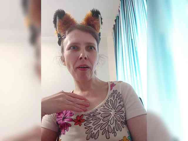 -Queen-Margo- webcam