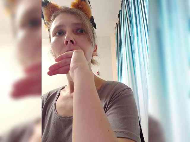 -Queen-Margo- webcam