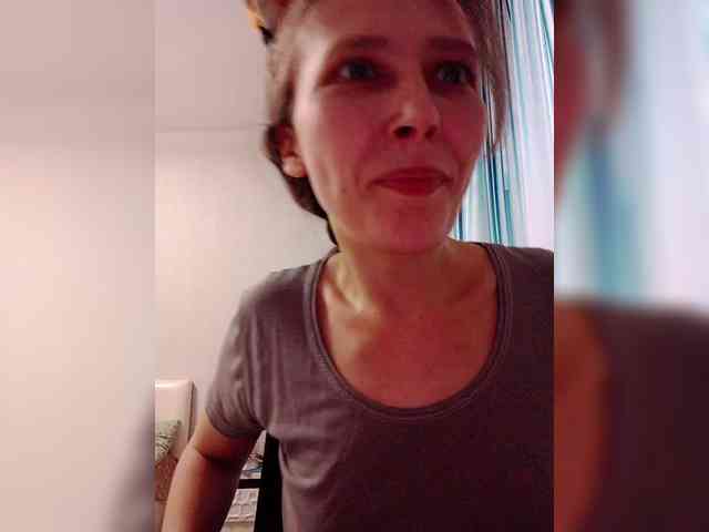 -Queen-Margo- webcam