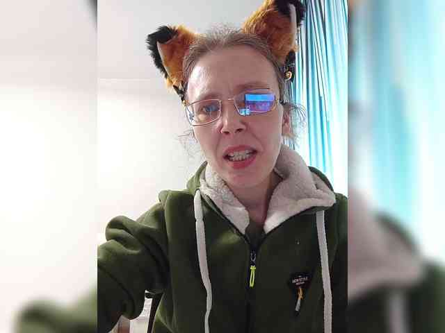 -Queen-Margo- webcam
