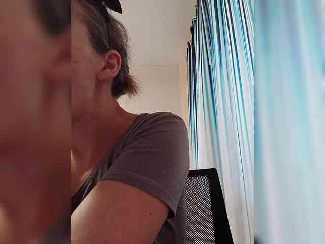 -Queen-Margo- webcam