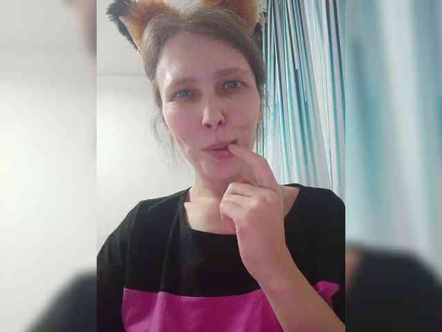 -Queen-Margo- webcam