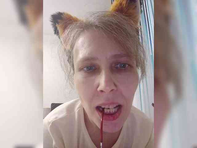 -Queen-Margo- webcam