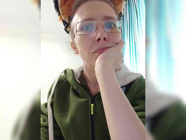 -Queen-Margo- webcam