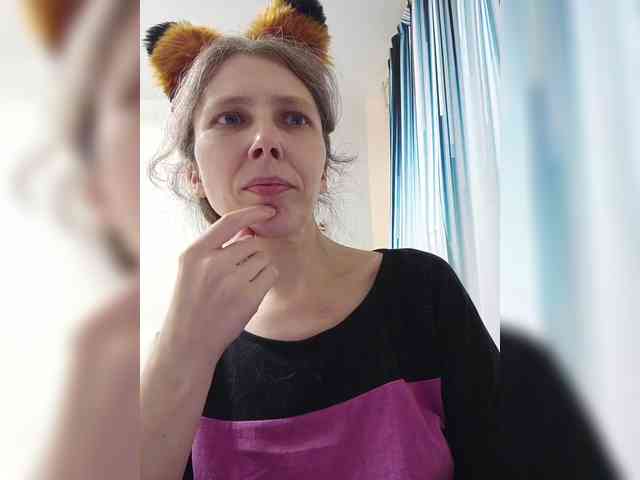 -Queen-Margo- webcam