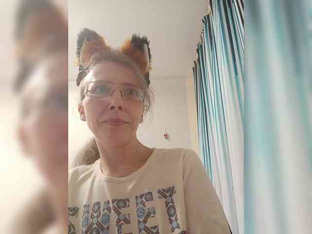 -Queen-Margo- webcam