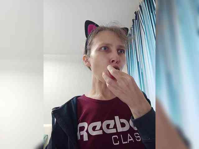 -Queen-Margo- webcam