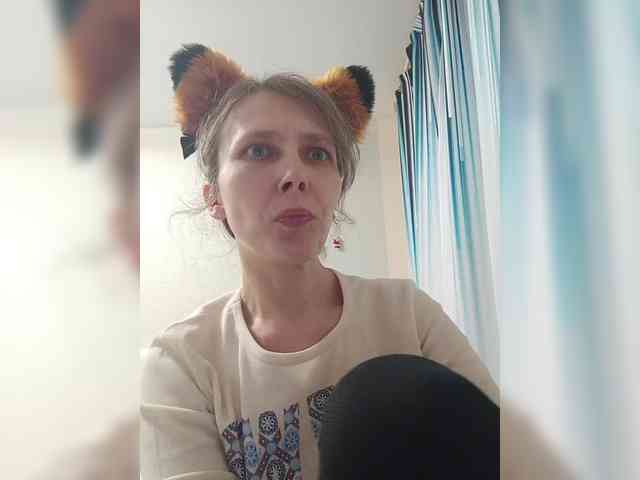 -Queen-Margo- webcam