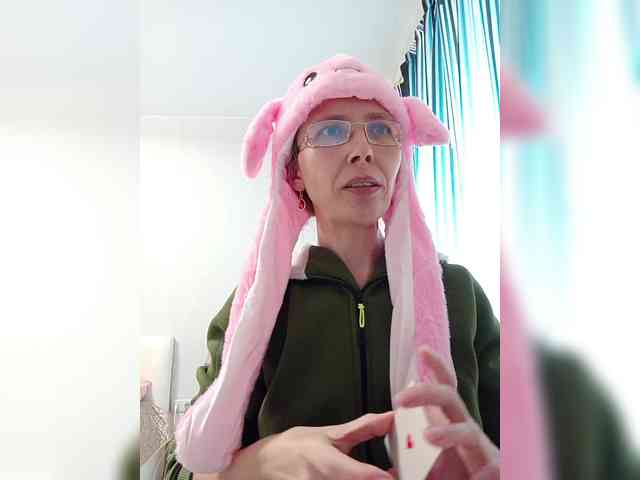 -Queen-Margo- webcam