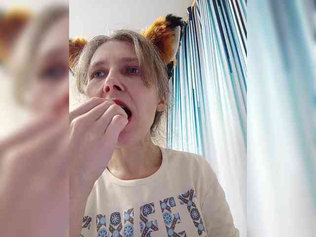 -Queen-Margo- webcam