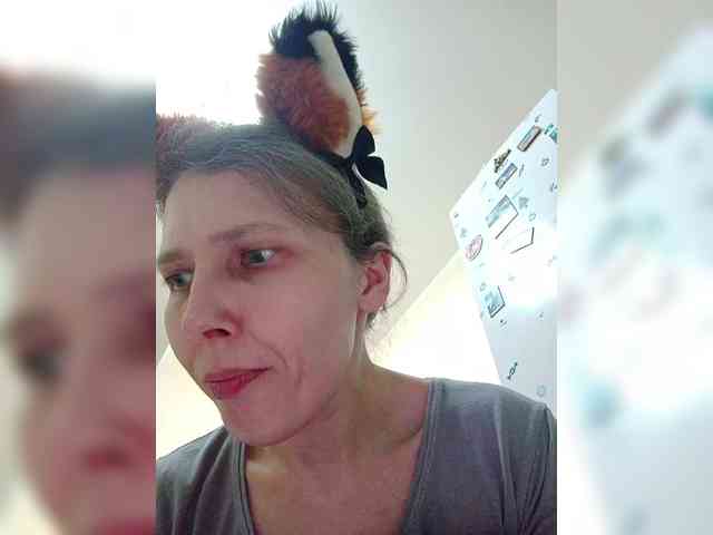 -Queen-Margo- webcam