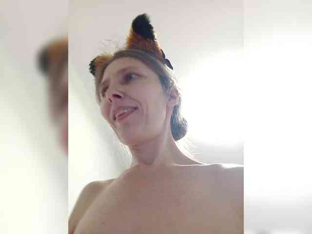 -Queen-Margo- webcam