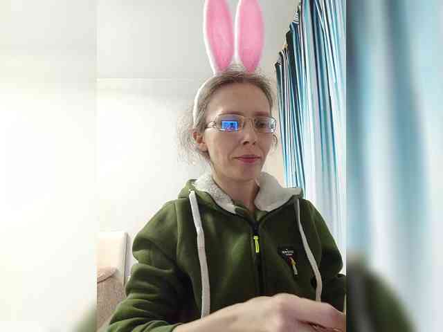 stranger chat -queen-margo-