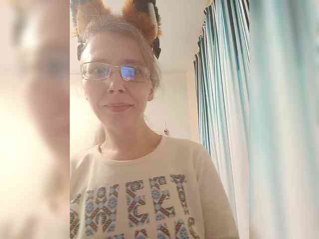 -Queen-Margo- webcam