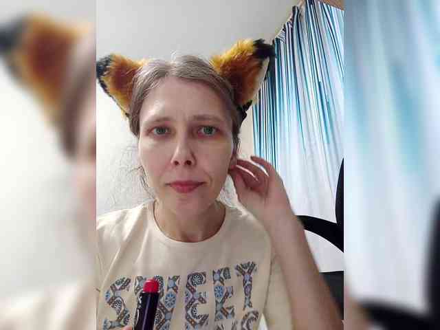 -Queen-Margo- webcam