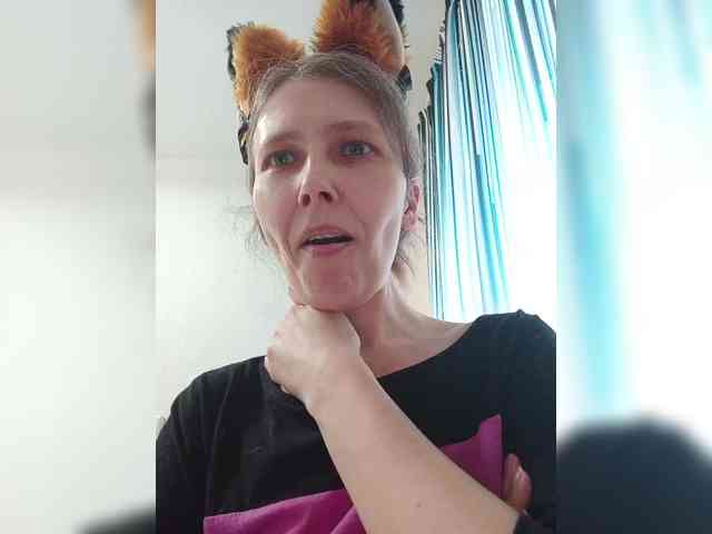 -Queen-Margo- webcam