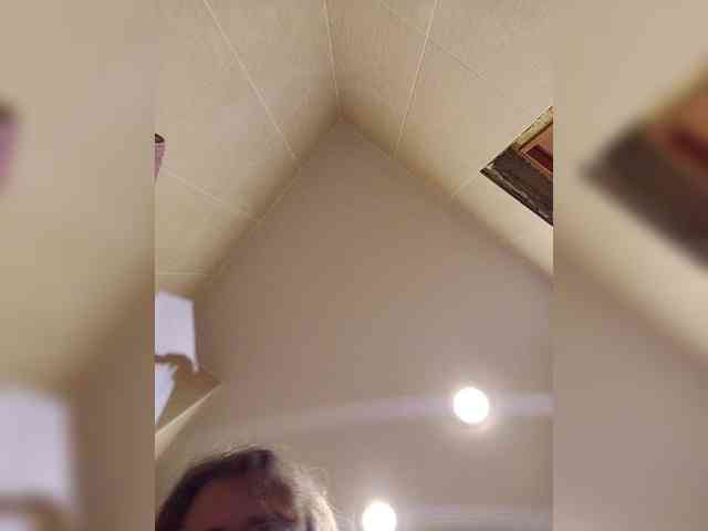 -Queen-Margo- webcam