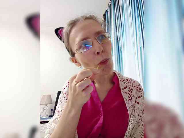 -Queen-Margo- webcam