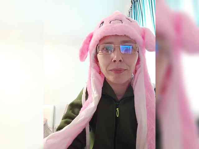-Queen-Margo- webcam