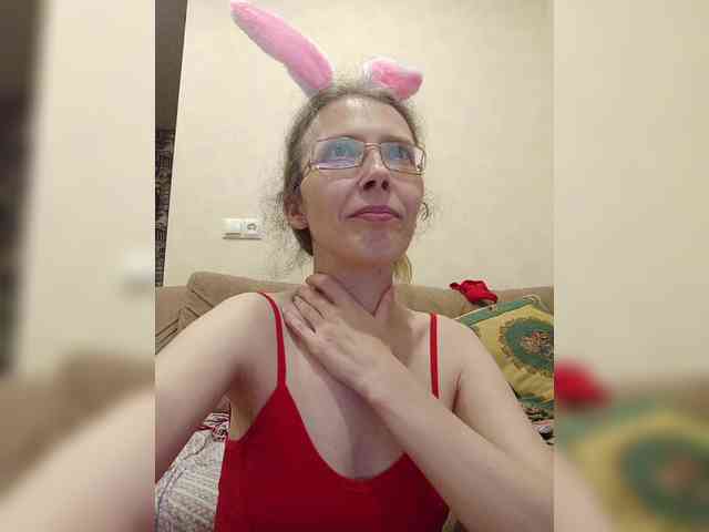 private chatroom -queen-margo-