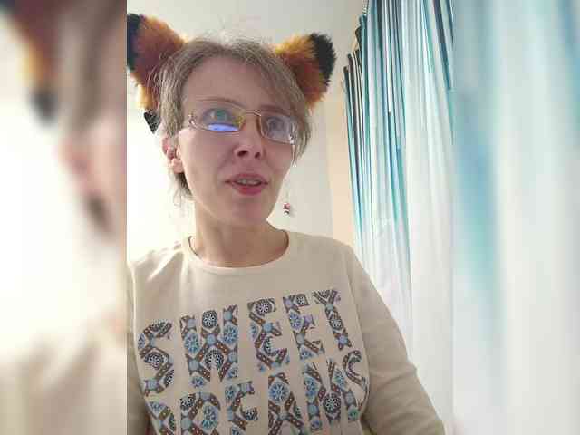 -Queen-Margo- webcam