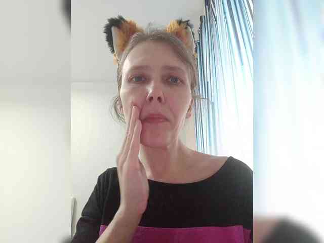 -Queen-Margo- webcam