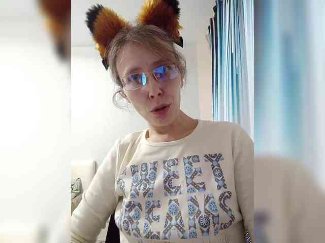 -Queen-Margo- webcam