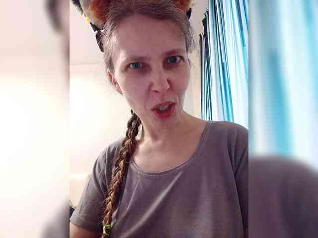 -Queen-Margo- webcam