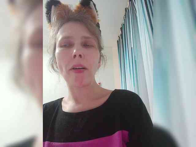 -Queen-Margo- webcam