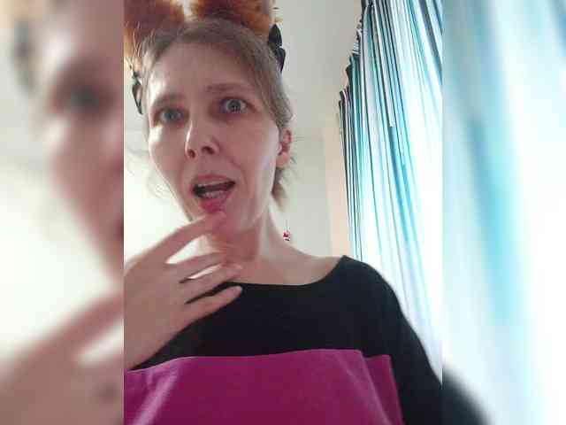 -Queen-Margo- webcam