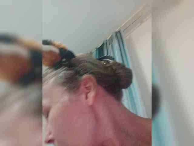 -Queen-Margo- webcam