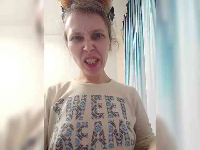 -Queen-Margo- webcam