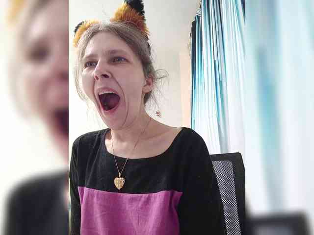 -Queen-Margo- webcam