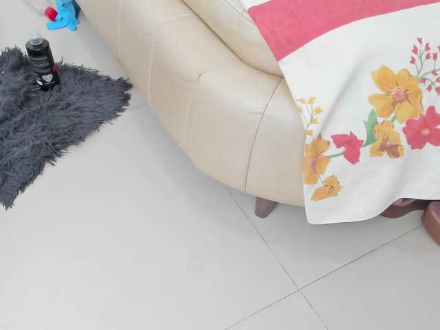  MatureBlonde chat room