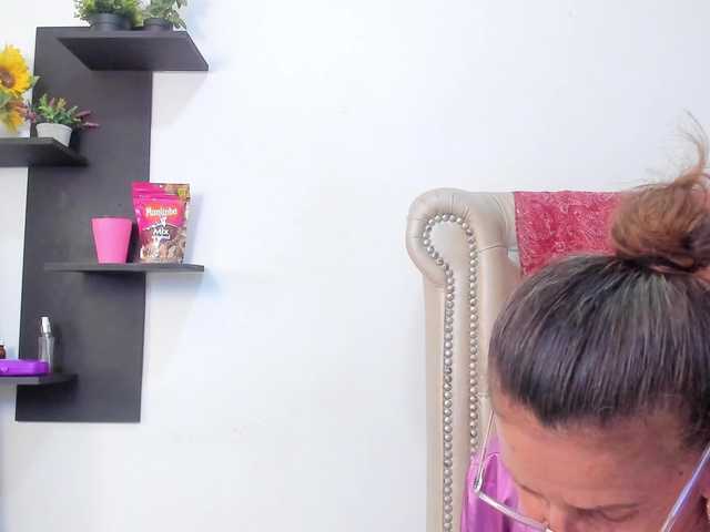 MatureBlonde webcam