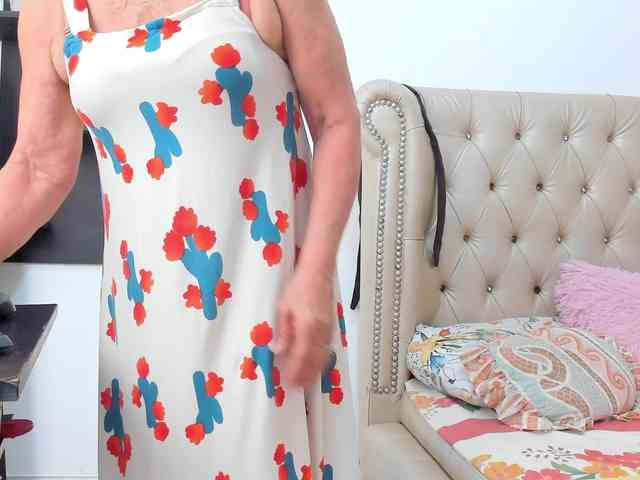 MatureBlonde webcam