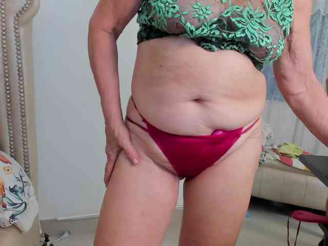 MatureBlonde webcam