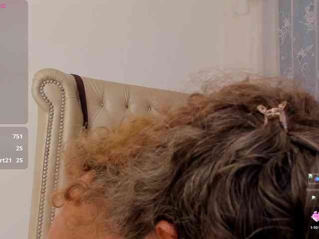 MatureBlonde webcam