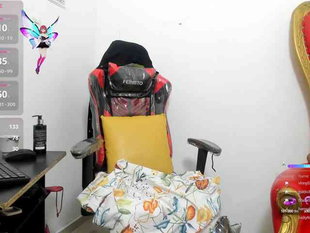 MatureBlonde webcam