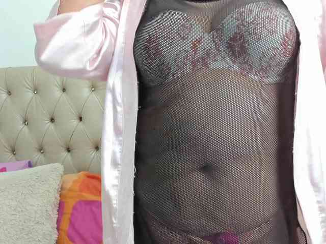 MatureBlonde webcam